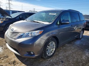 Toyota Sienna XLE 3.5L 6 2014