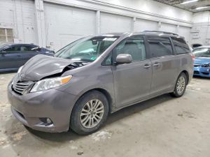 Toyota Sienna XLE 3.5L 6 2014