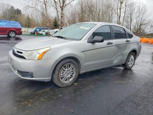 Ford Focus SE 2.0L 4 2010