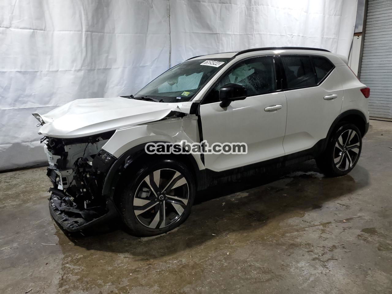 Volvo XC40 2.0L  4 2024