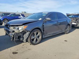 Toyota Camry SE 3.5L 6 2013