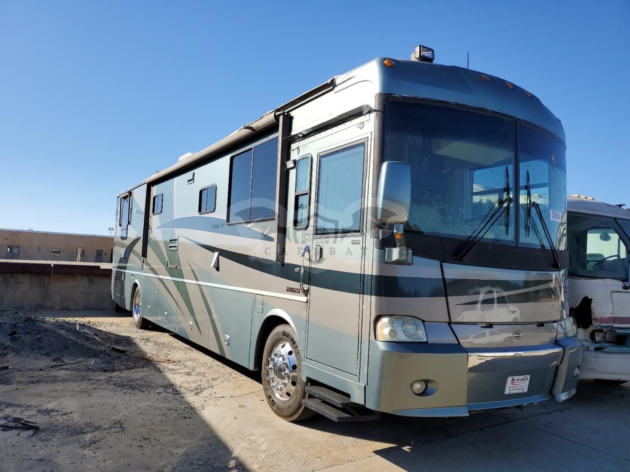 Freightliner X-line X LINE MOTOR HOME 8.3L 6 2004