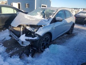 Ford Focus SE 2.0L 4 2013