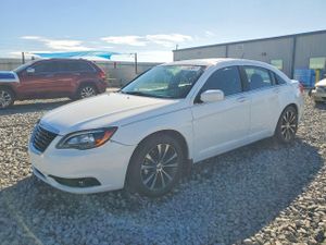 Chrysler 200 TOURING 3.6L 6 2013