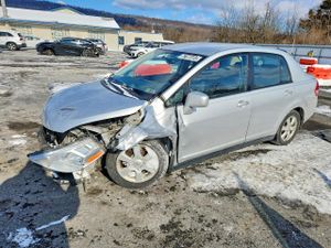 Nissan Versa S 1.8L 4 2011