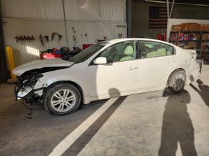 Nissan Altima BASE 2.5L 4 2012