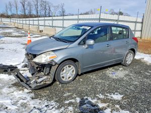 Nissan Versa S 1.8L 4 2011
