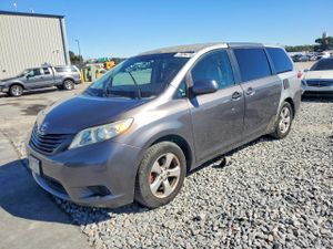 Toyota Sienna 3.5L 6 2011
