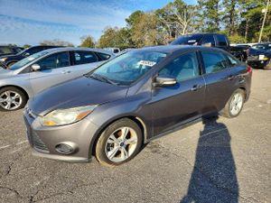 Ford Focus SE 2.0L 4 2014