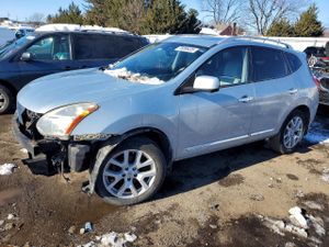 Nissan Rogue S 2.5L 4 2013
