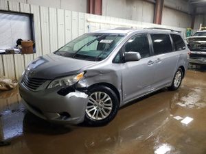 Toyota Sienna XLE 3.5L 6 2015