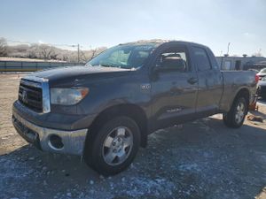 Toyota Tundra DOUBLE CAB SR5 5.7L 8 2011