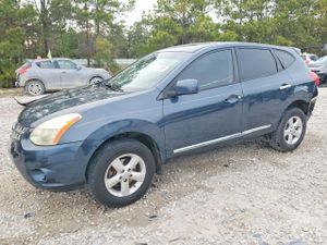 Nissan Rogue S 2.5L 4 2013