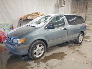 Toyota Sienna CE 3.0L 6 2000