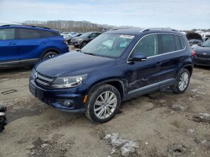 Volkswagen Tiguan S 2.0L 4 2014