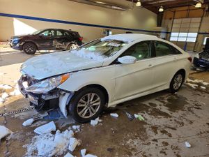 Hyundai Sonata GLS 2.4L 4 2014