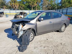 Nissan Versa S 1.6L 4 2013