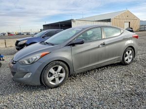 Hyundai Elantra GLS 1.8L 4 2013