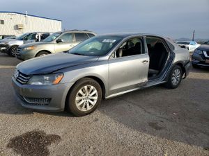 Volkswagen Passat S 2.5L 5 2013