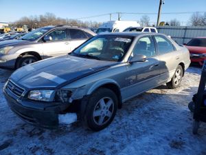 Toyota Camry CE 2.2L 4 2001