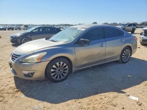 Nissan Altima 2.5L 4 2015