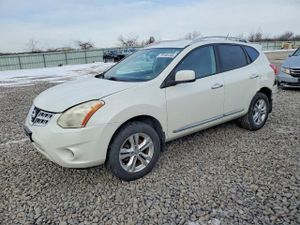 Nissan Rogue S 2.5L 4 2013
