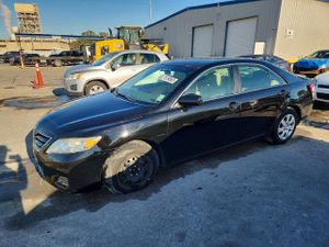 Toyota Camry BASE 2.5L 4 2011