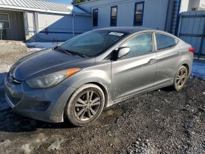Hyundai Elantra GLS 1.8L 4 2013