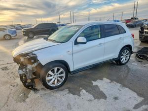 Mitsubishi Outlander ES 2.0L 4 2015