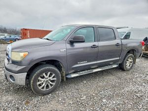 Toyota Tundra CREWMAX SR5 5.7L 8 2011