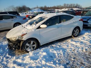 Hyundai Elantra GLS 1.8L 4 2013
