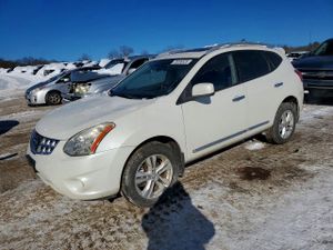 Nissan Rogue S 2.5L 4 2013
