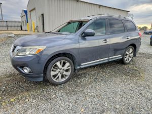 Nissan Pathfinder S 3.5L 6 2013
