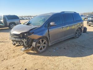 Toyota Sienna 3.5L 6 2015