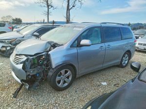 Toyota Sienna LE 3.5L 6 2012