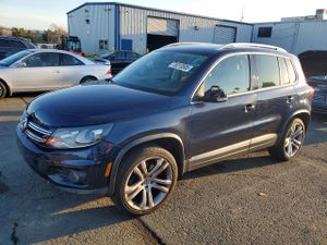 Volkswagen Tiguan 2.0L 4 2012