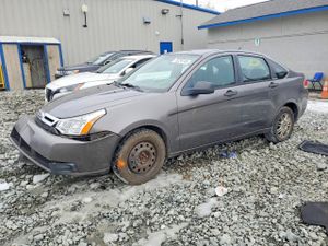 Ford Focus SE 2.0L 4 2011