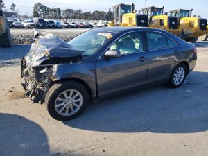 Toyota Camry BASE 2.5L 4 2011