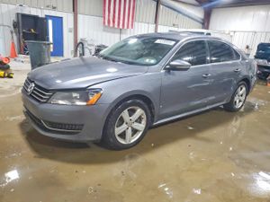 Volkswagen Passat SE 2.5L 5 2012