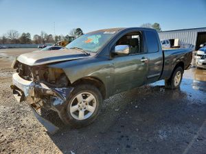 Nissan Titan XE 5.6L 8 2004