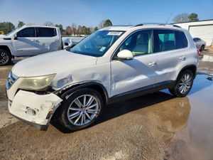 Volkswagen Tiguan S 2.0L 4 2010