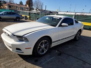 Ford Mustang 3.7L 6 2013