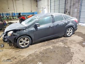 Ford Focus SE 2.0L 4 2014