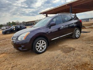 Nissan Rogue S 2.5L 4 2013