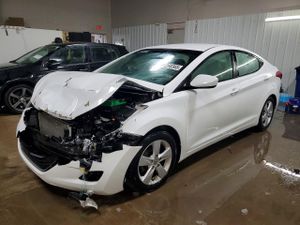 Hyundai Elantra GLS 1.8L 4 2013