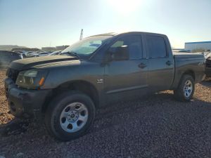 Nissan Titan XE 5.6L 8 2004