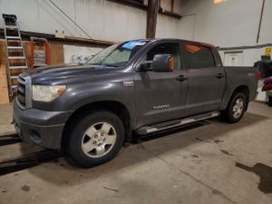 Toyota Tundra CREWMAX SR5 5.7L 8 2011