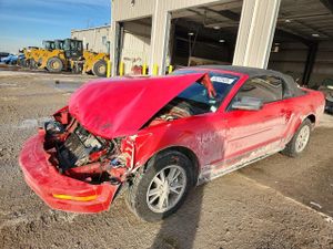 Ford Mustang 4.0L 6 2005
