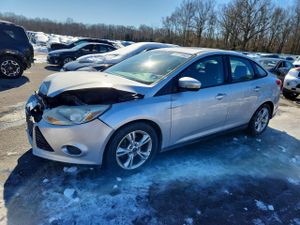 Ford Focus SE 2.0L 4 2014