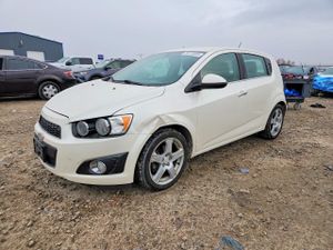 Chevrolet Aveo (Sonic) LTZ 1.4L 4 2015